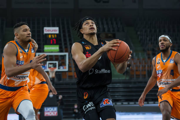 冠决赛中打 冠决赛中打